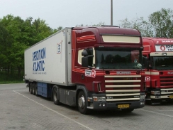 Scania-124-L-420-KUEKOSZ-Atlantic-(Willann)-280104-DK[1]